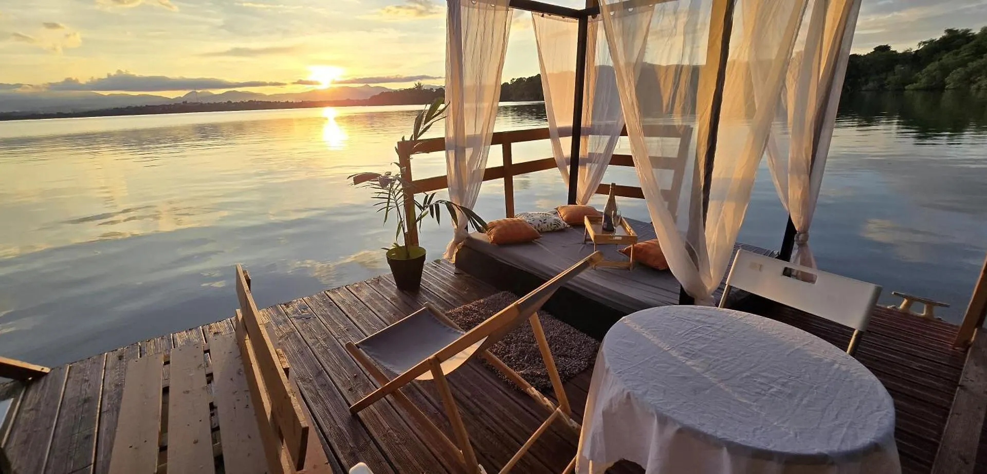 Båthotell Lesablenoir Hotell Baie-Mahault